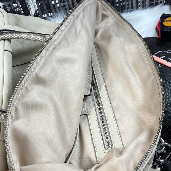 Alberta Di Canio Italian Made beige or stone color Leather crossbody or shoulder - Picture 14 of 15